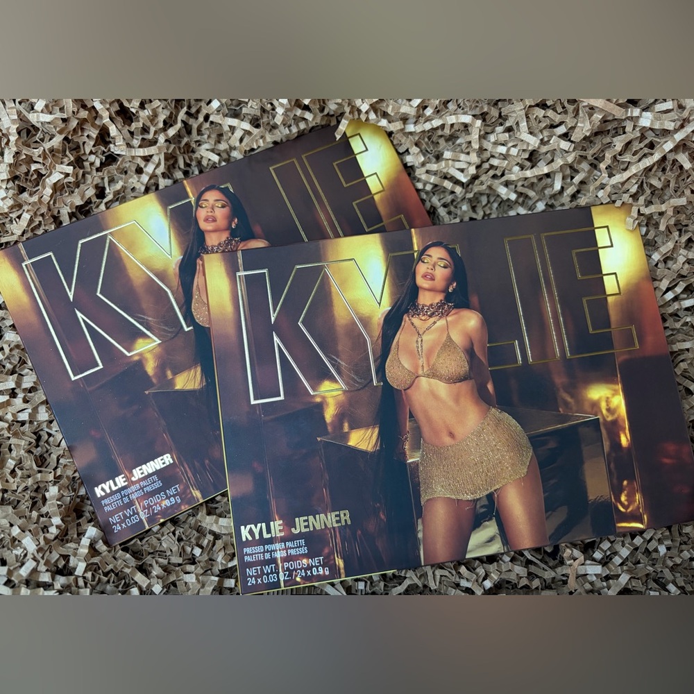 KYLIE COSMETICS
24K Birthday Collection Pressed Powder Palette - Picture 16 of 16